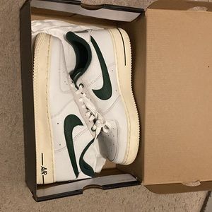 Air Force 1 ‘07 *worn once* women’s 8.5/mens 7